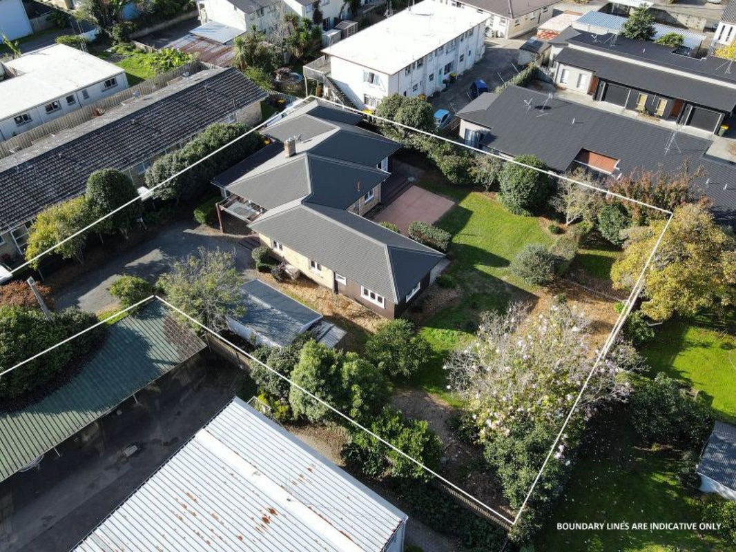 202 Grey Street, Hamilton East, Hamilton - Carousel 1
