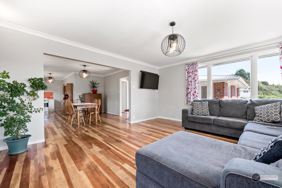 85 Holborn Drive, Stokes Valley, Lower Hutt - Carousel 2