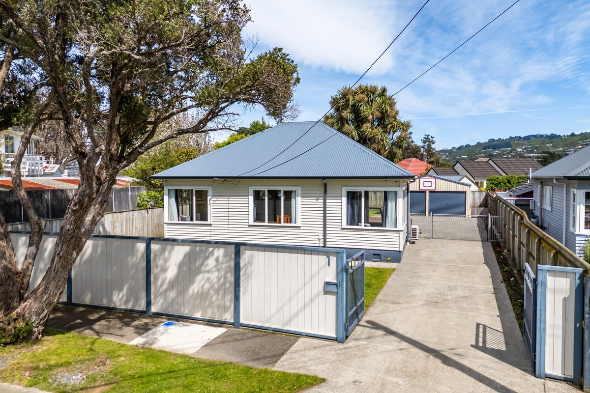 1 Scanlan Street, Avalon, Lower Hutt - Carousel 1