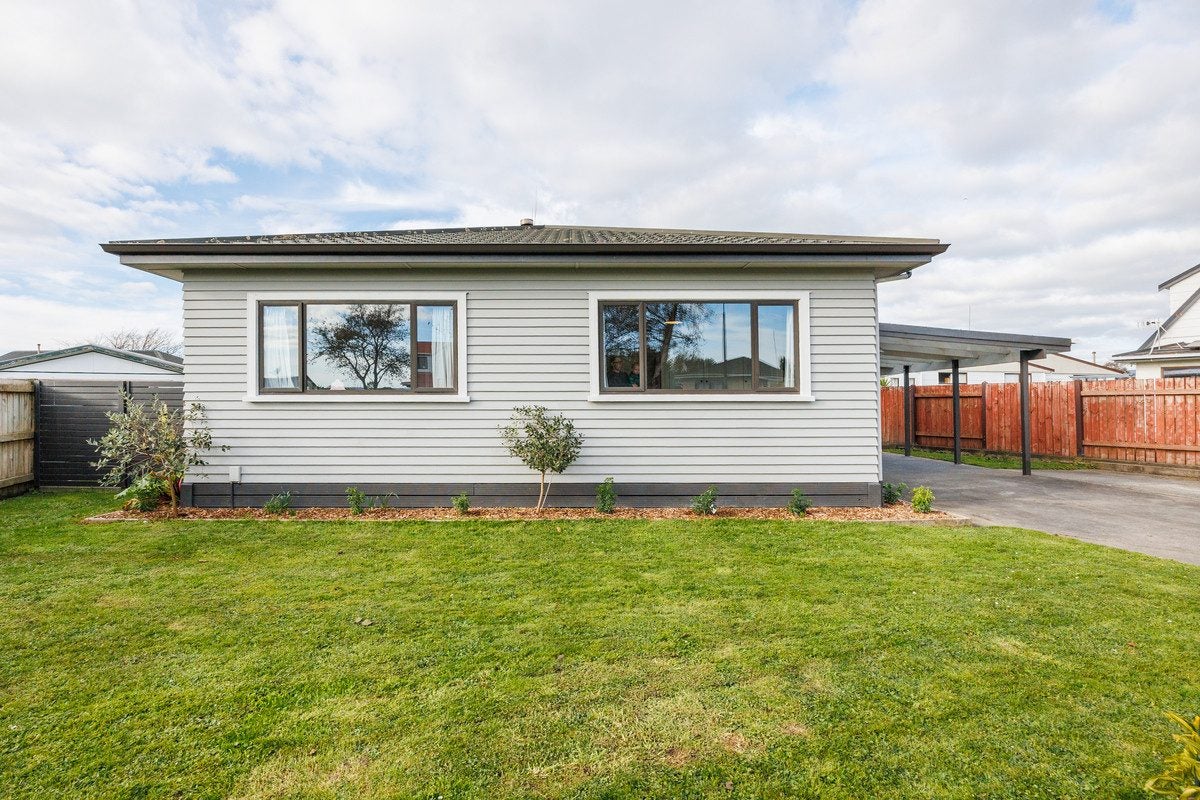15 Suzanne Grove, Kelvin Grove, Palmerston North - Carousel 26
