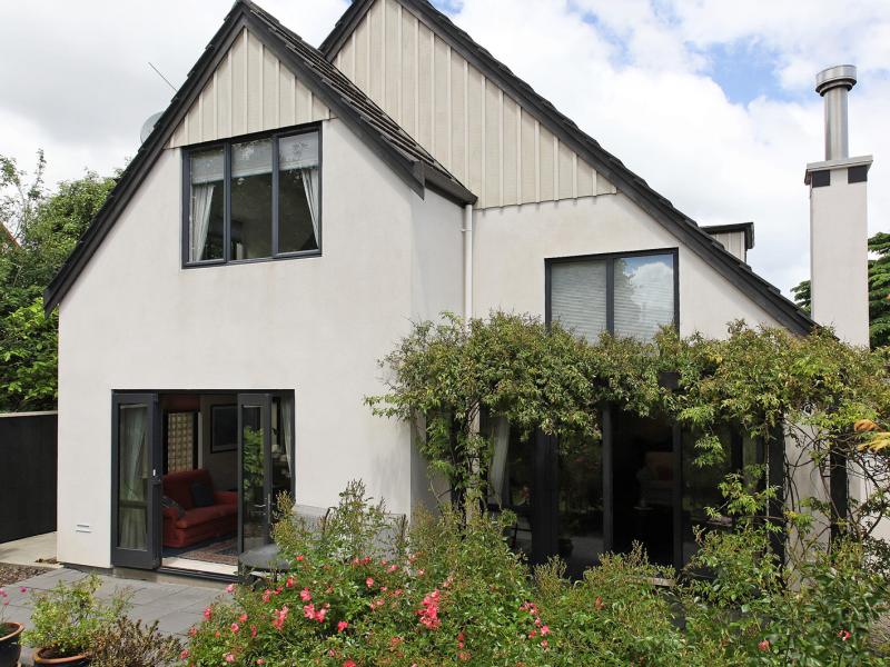 2/88 Waterloo Road, Hutt Central, Lower Hutt - Carousel 1
