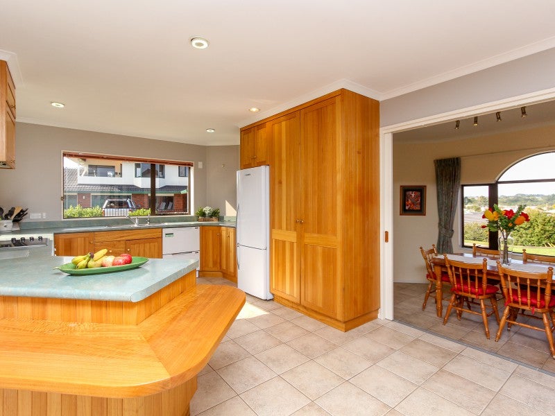 7 Sandel Rise, Merrilands, New Plymouth - Carousel 2