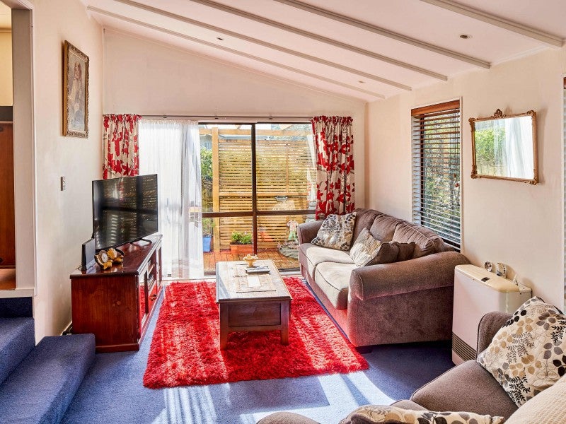 75 Omapere Street, Whitby, Porirua - Carousel 2