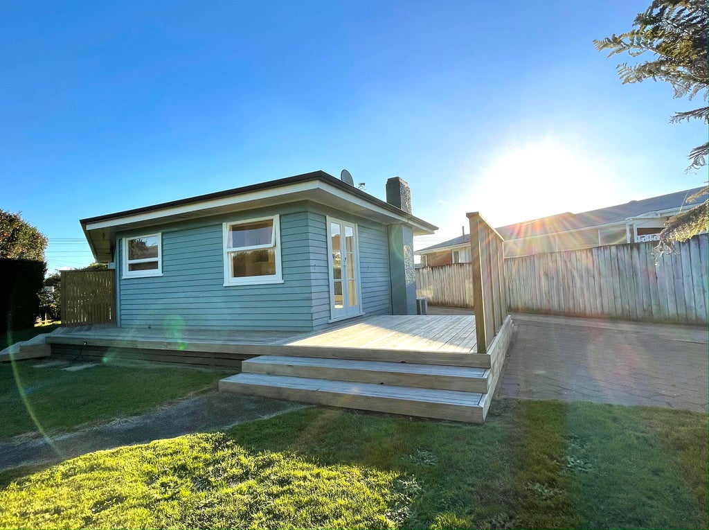 12 Defoe Avenue, Hillcrest, Hamilton - Carousel 12