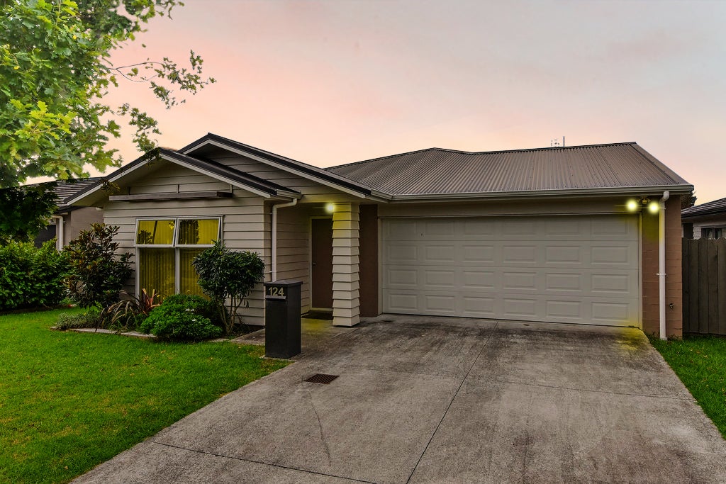 124 Popokatea Drive, Takanini, Auckland - Carousel 1