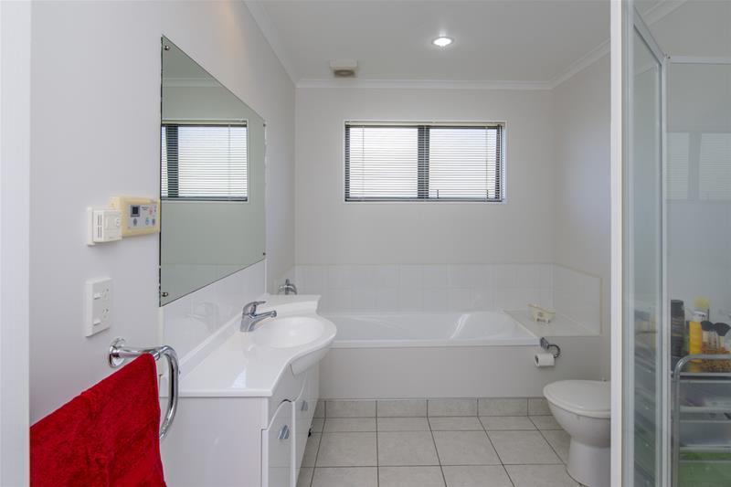 3 Erlestoke Crescent, Churton Park, Wellington - Carousel 8