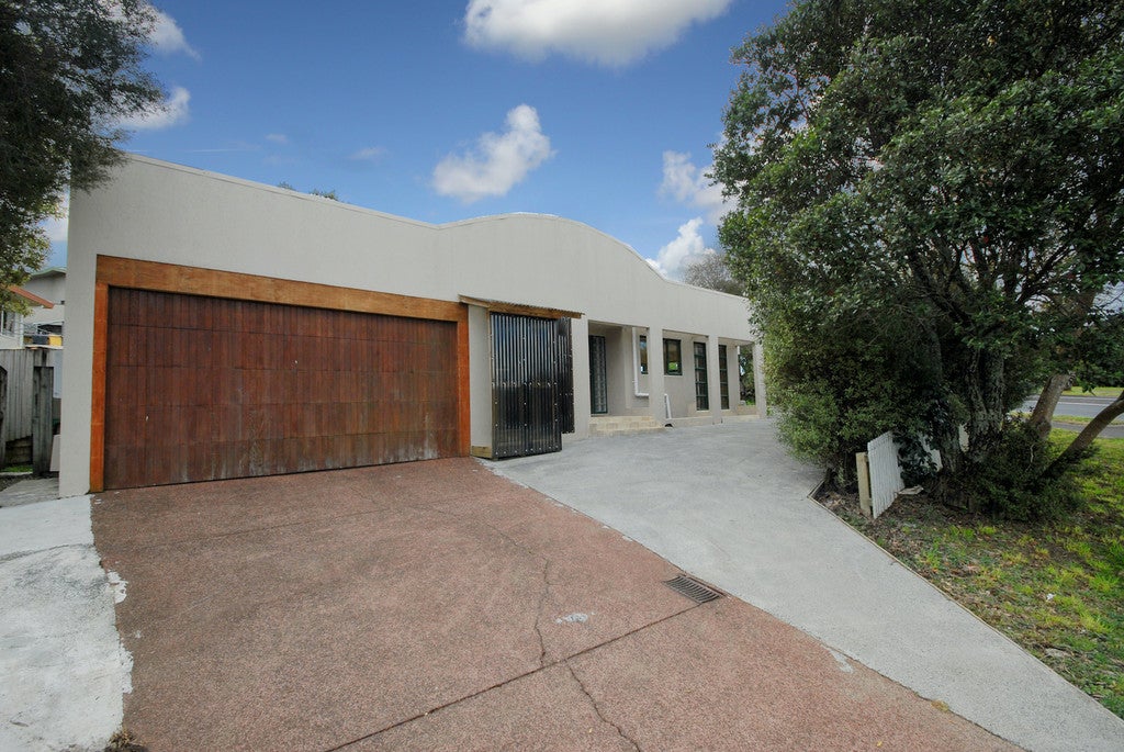 1 Calypso Way, Unsworth Heights, Auckland - Carousel 1