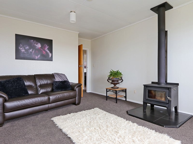 31 Deal Crescent, Flaxmere, Hastings - Carousel 2