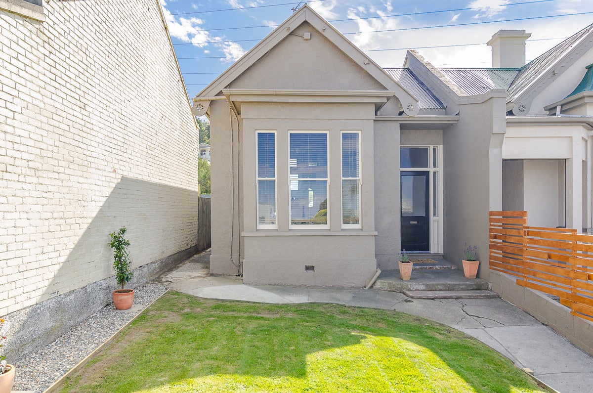 144 South Road, Caversham, Dunedin - Carousel 1