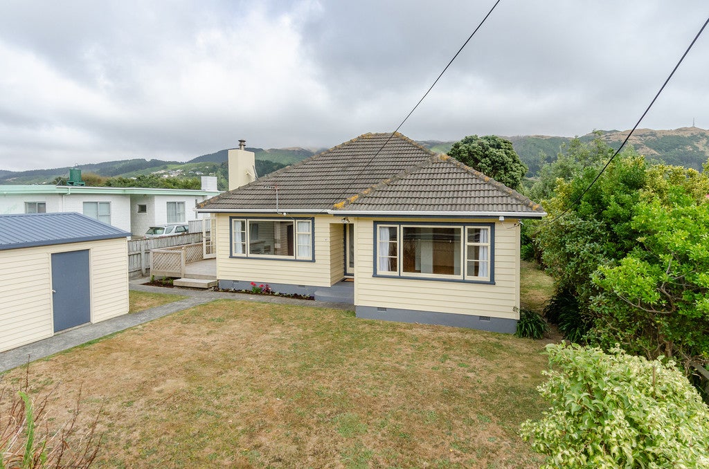 41 Coates Street, Tawa, Wellington - Carousel 26
