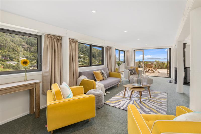 13 Russo Terrace, Eastbourne, Lower Hutt - Carousel 1