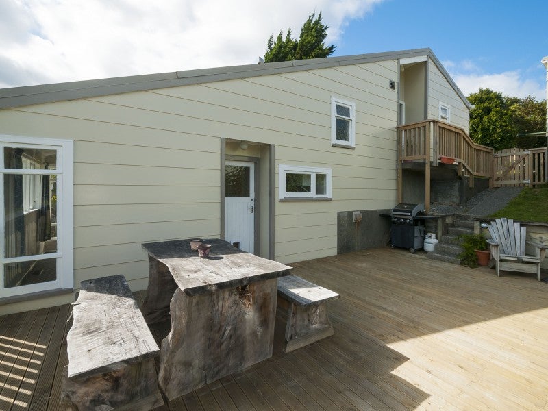 10 Clapham Grove, Stokes Valley, Lower Hutt - Carousel 2