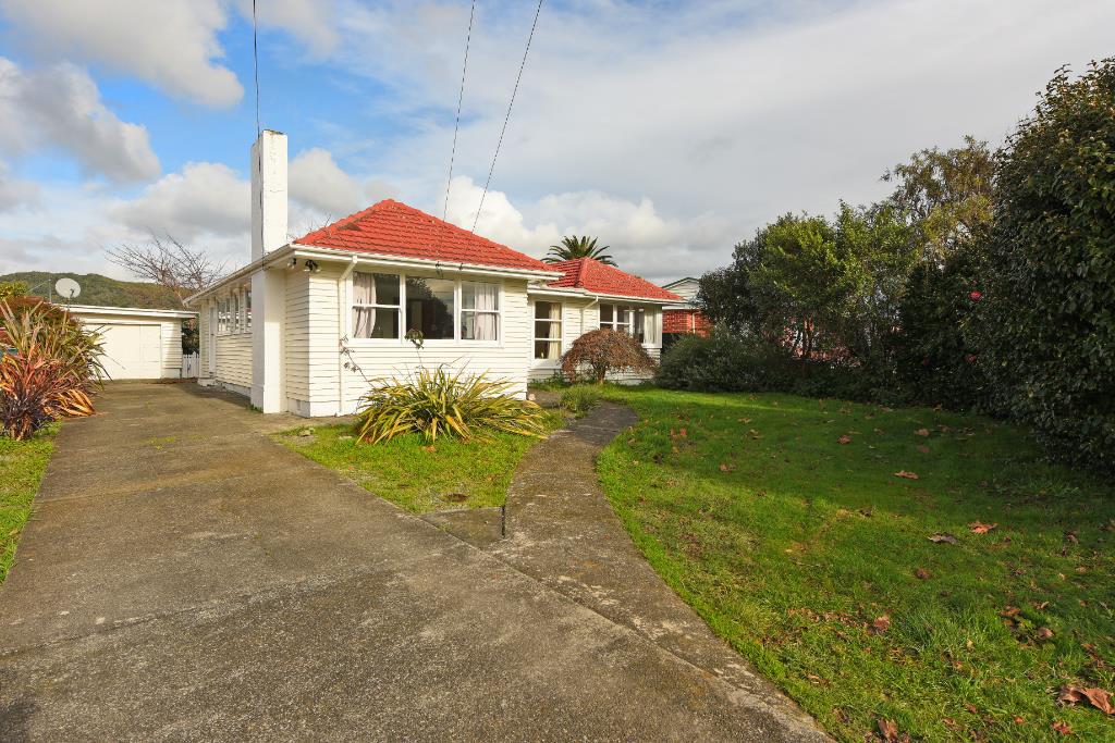 9 Redwood Street, Elderslea, Upper Hutt - Carousel 1