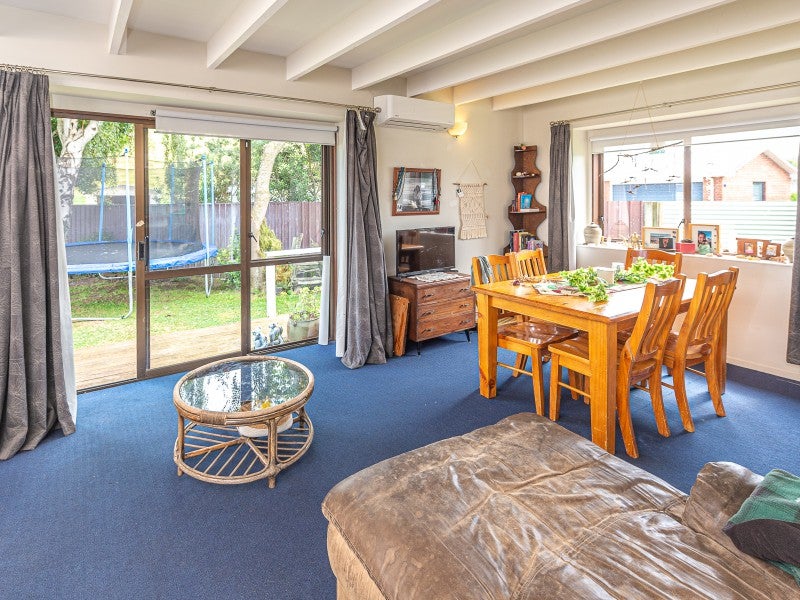 11 Cypress Place, Aramoho, Whanganui - Carousel 2