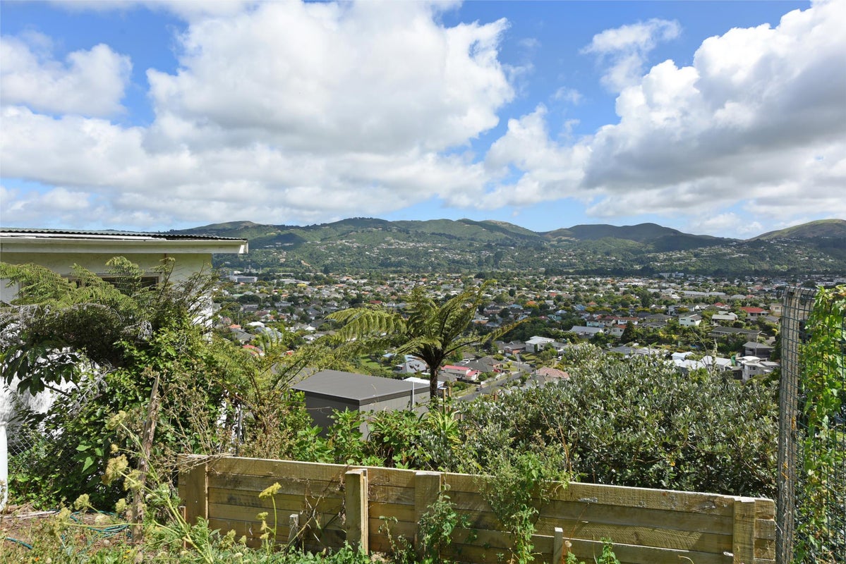 47 Woodvale Grove, Fairfield, Lower Hutt - Carousel 2