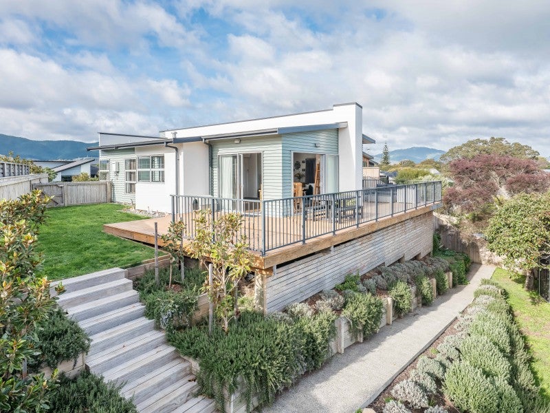 17 Simpson Crescent, Raumati Beach, Paraparaumu - Carousel 20