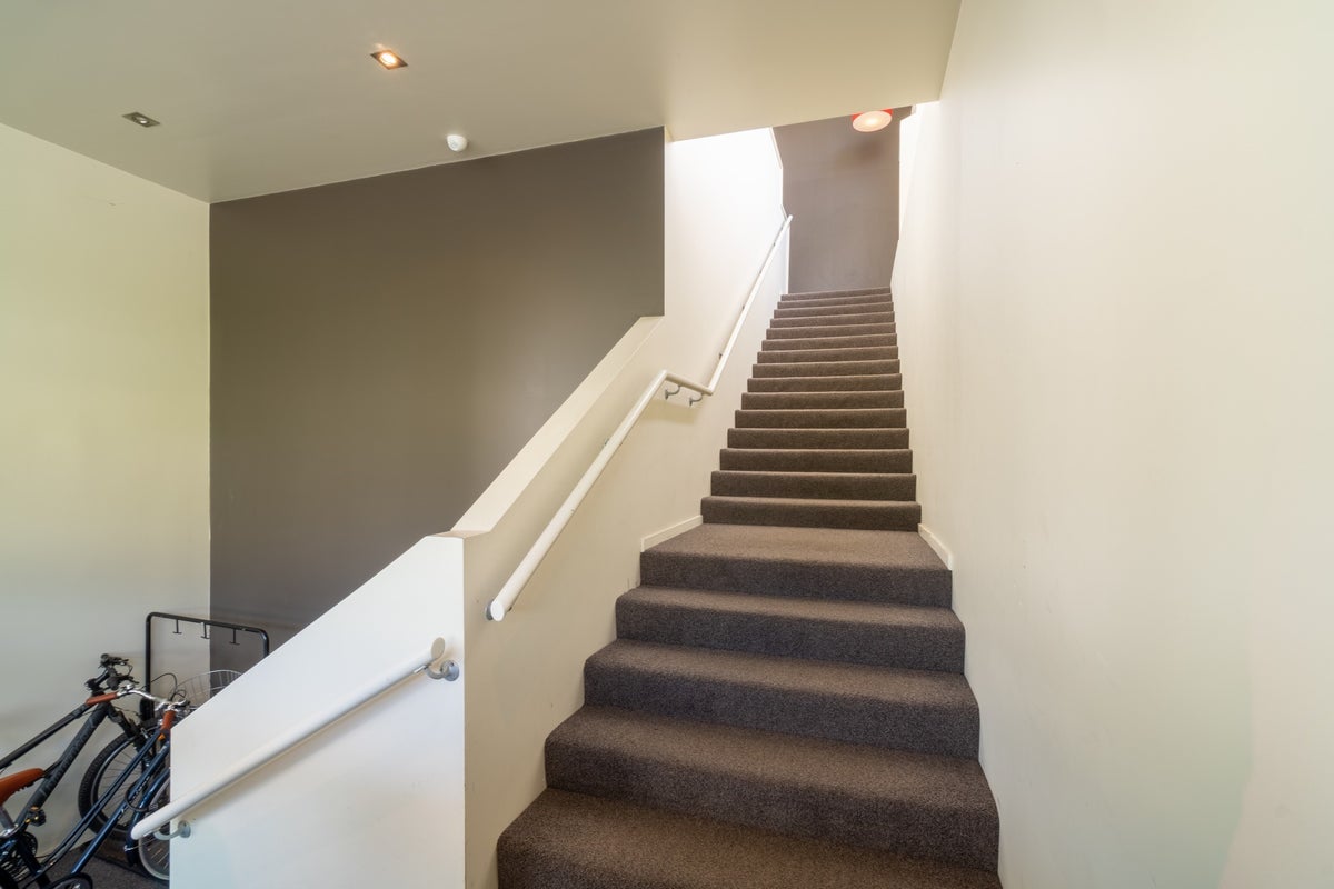 4/20 Main Road, Tawa, Wellington - Carousel 2