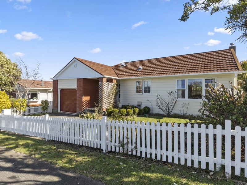 13 Taieri Crescent, Kelson, Lower Hutt - Carousel 19