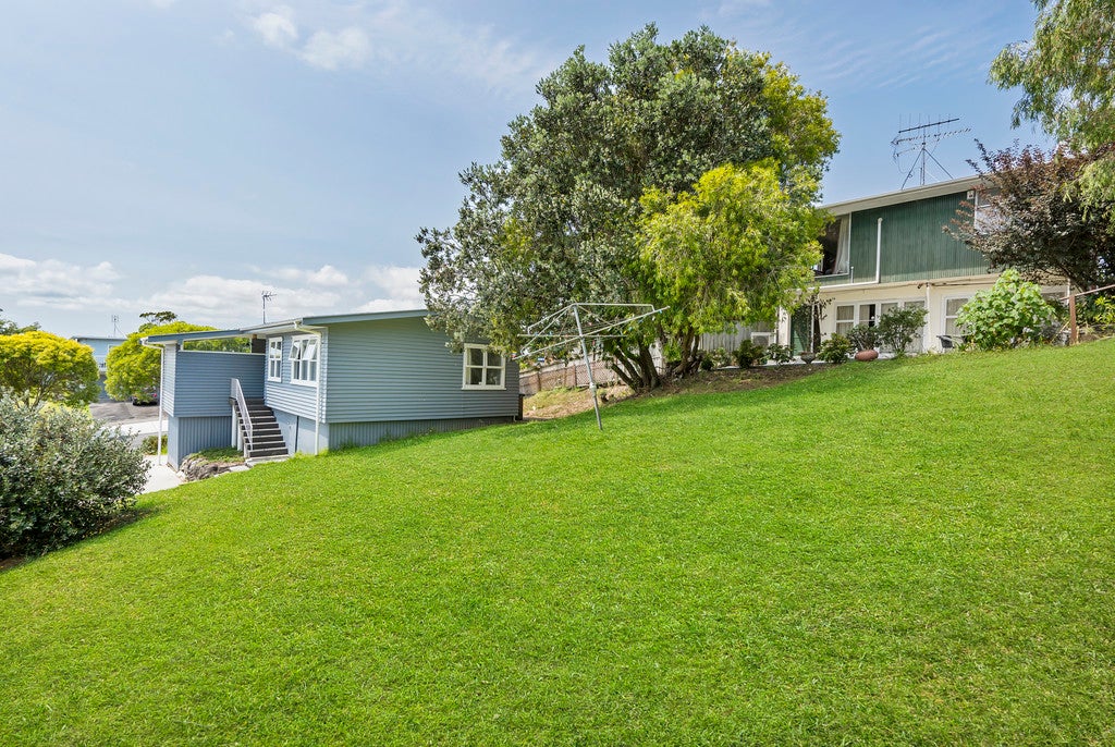 47 Simkin Avenue, Saint Johns, Auckland - Carousel 1