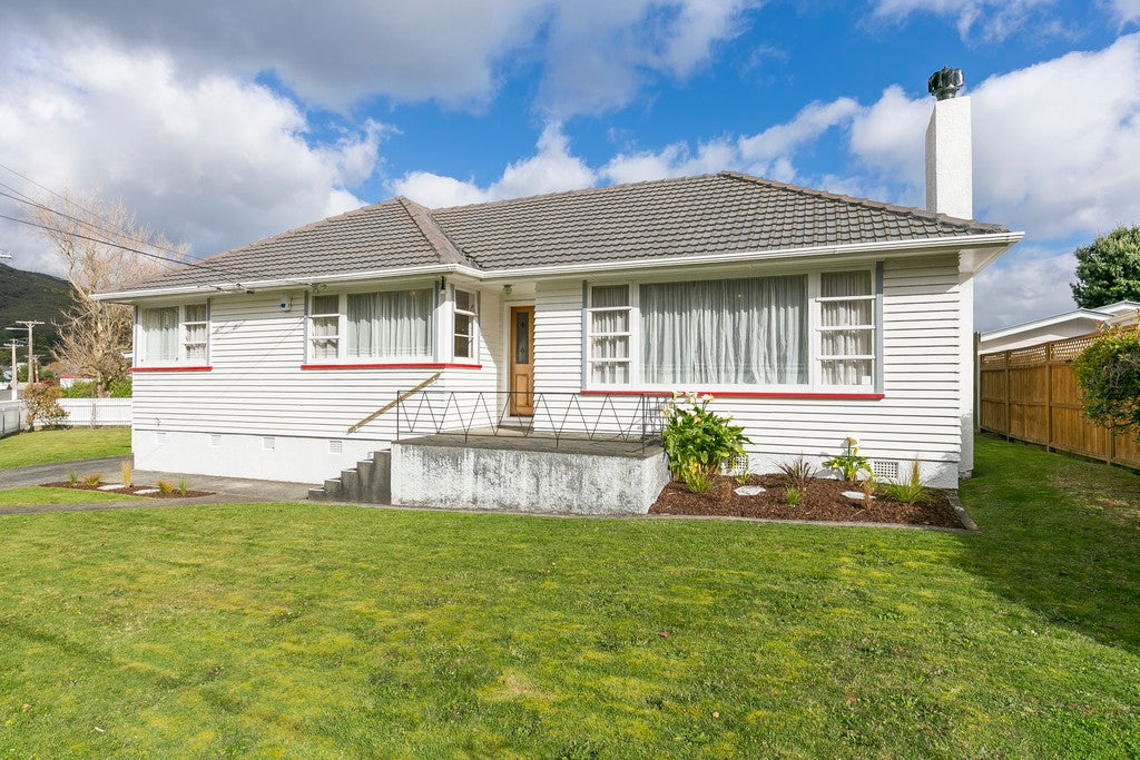 20 Parnell Street, Fairfield, Lower Hutt - Carousel 1