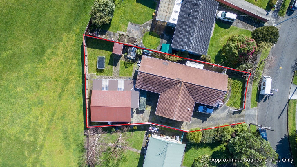 50 Mary Crescent, Elderslea, Upper Hutt - Carousel 2