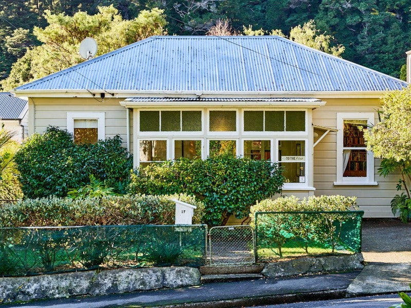17 Moana Road, Days Bay, Lower Hutt - Carousel 1