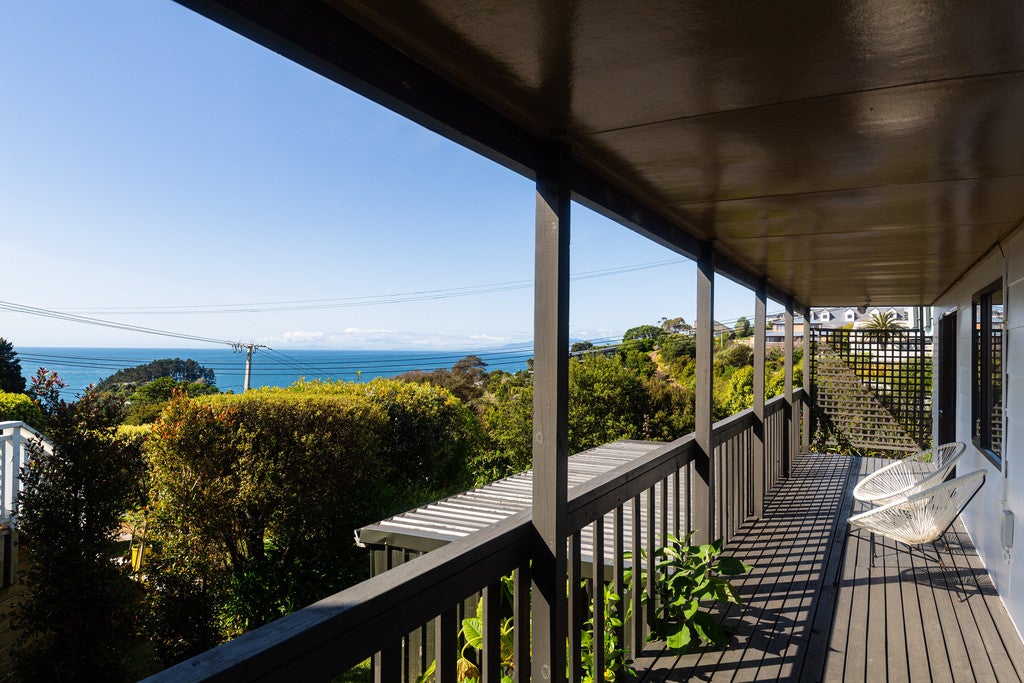 4 Coromandel Road, Oneroa, Waiheke Island - Carousel 1