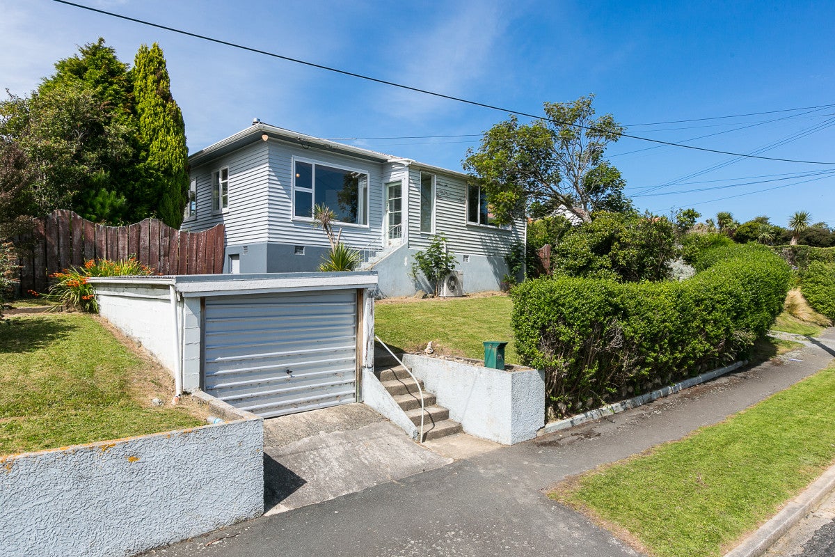 64 Mayfield Avenue, Wakari, Dunedin - Carousel 1