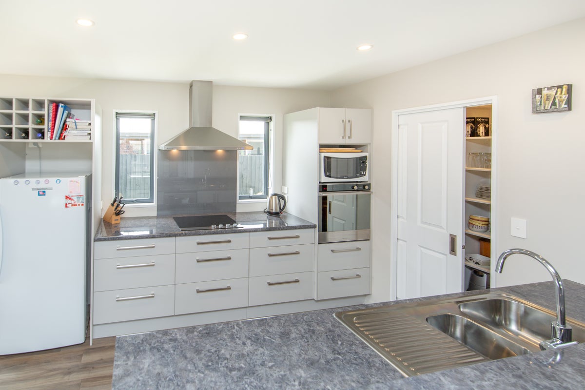 28 Surfers Place, North New Brighton, Christchurch - Carousel 2