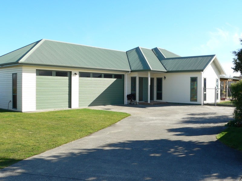 7 Teppett Place, Foxton Beach, Foxton - Carousel 1