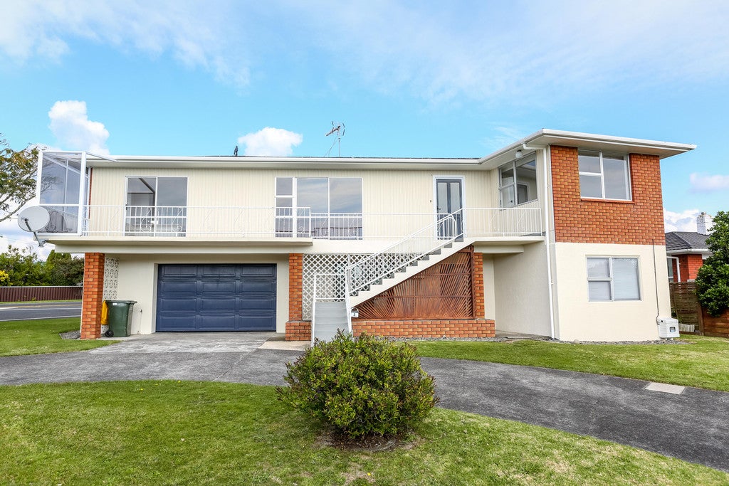 3 Severn Place, Spotswood, New Plymouth - Carousel 2