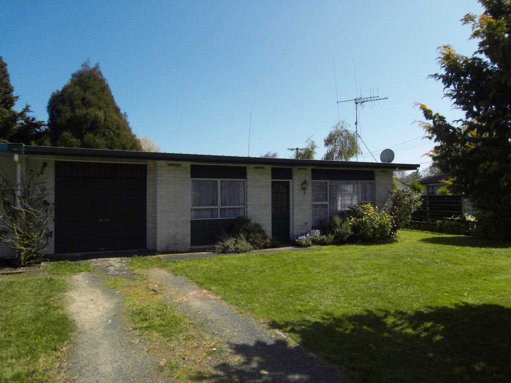 11 Holloway Place, Forest Lake, Hamilton - Carousel 1