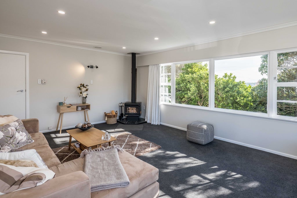 64 Horokiwi Road West, Newlands, Wellington - Carousel 2