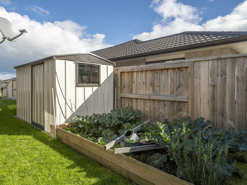 15 Kahuparere Crescent, Pyes Pa, Tauranga - Carousel 24