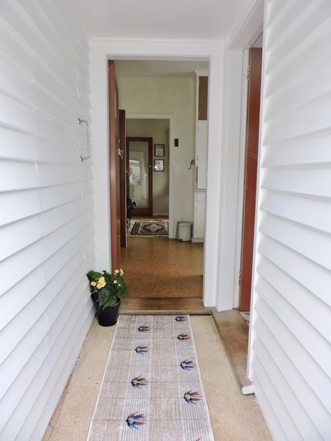 31 Lyndhurst Road, Tawa, Wellington - Carousel 2