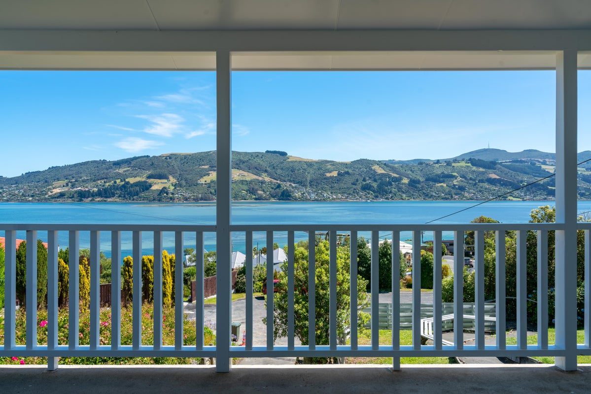 36 Bayne Terrace, Macandrew Bay, Dunedin - Carousel 2