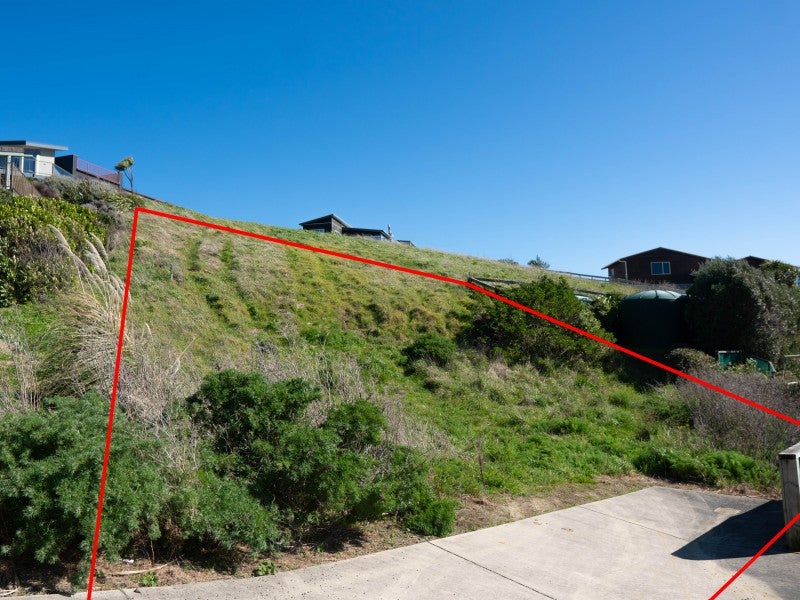 9 Balfour Crescent, Castlepoint, Tinui - Carousel 1