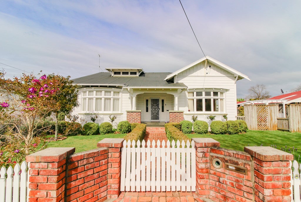 7 Peakes Road, Saint Johns Hill, Whanganui - Carousel 1