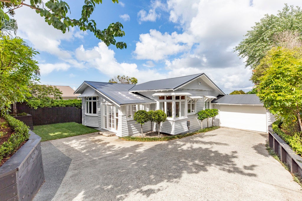 64A Cameron Street, Onehunga, Auckland - Carousel 1