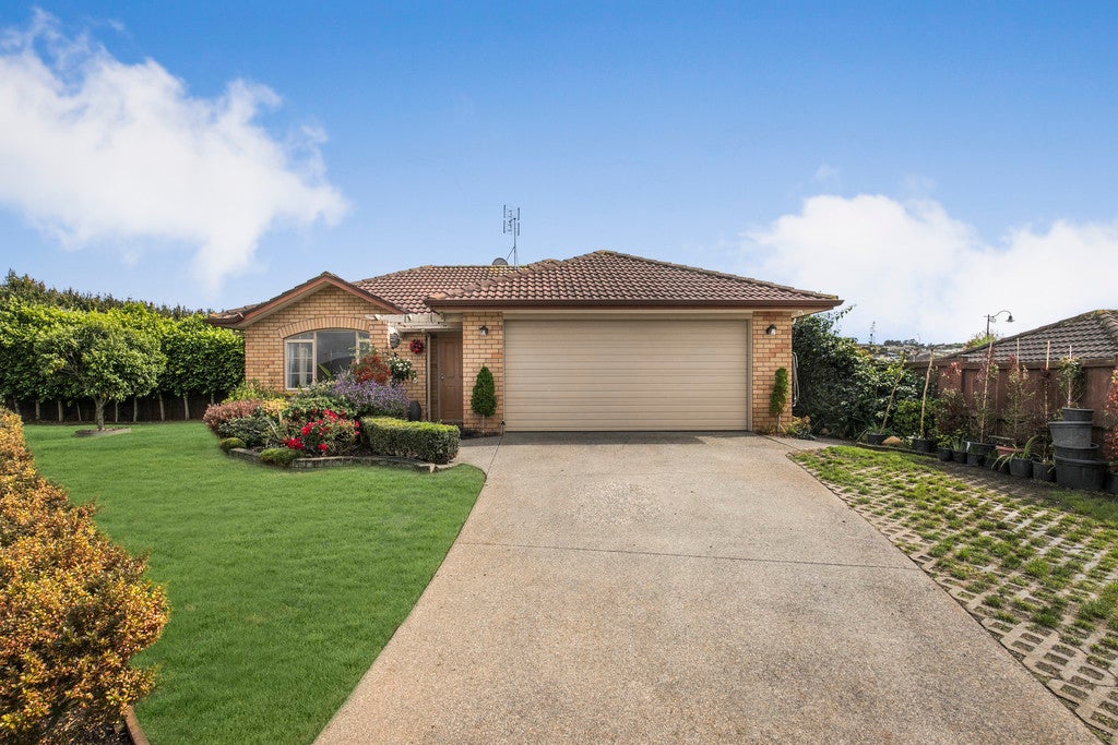 72 Magic Way, Randwick Park, Auckland - Carousel 1
