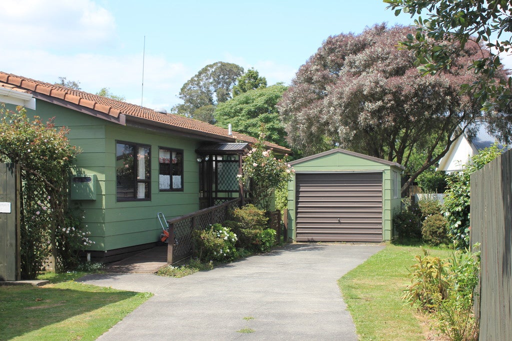 12B Sequoia Place, Pukete, Hamilton - Carousel 2