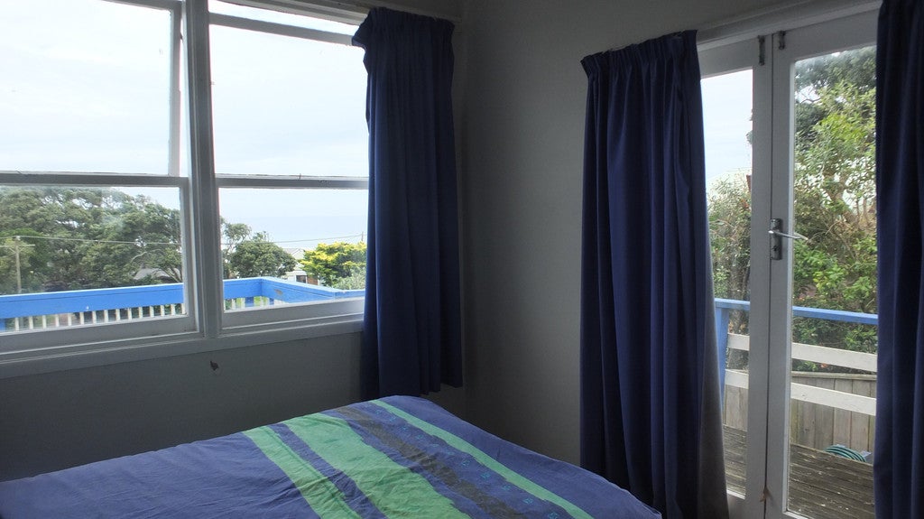 11 Coates Avenue, BAYLYS BEACH - Carousel 9