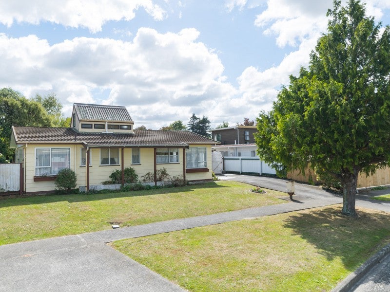 22 Pencarrow Street, Highbury, Palmerston North - Carousel 1
