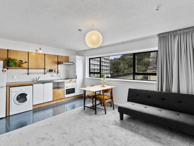 6/52 Russell Terrace, Berhampore, Wellington - Carousel 1