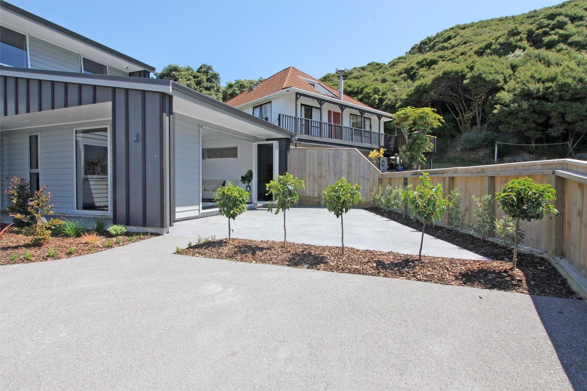 16A Longitude Place, Whitby, Porirua - Carousel 27
