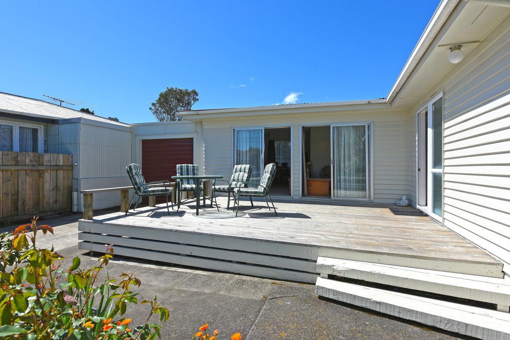 29 Rosina Street, Clouston Park, Upper Hutt - Carousel 1