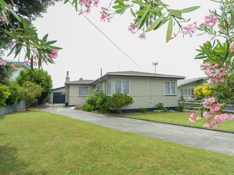 18 Darwin Crescent, Maraenui, Napier - Carousel 1