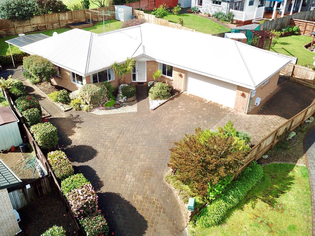 21 Lochinver Drive, Nawton, Hamilton - Carousel 1
