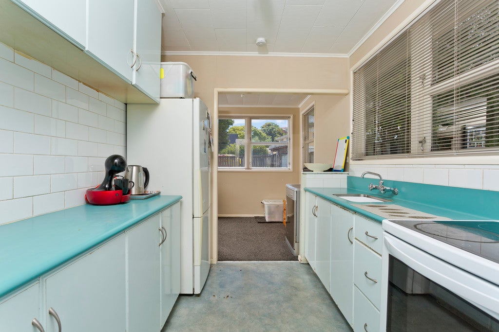 63 Stott Avenue, Birkdale, Auckland - Carousel 2