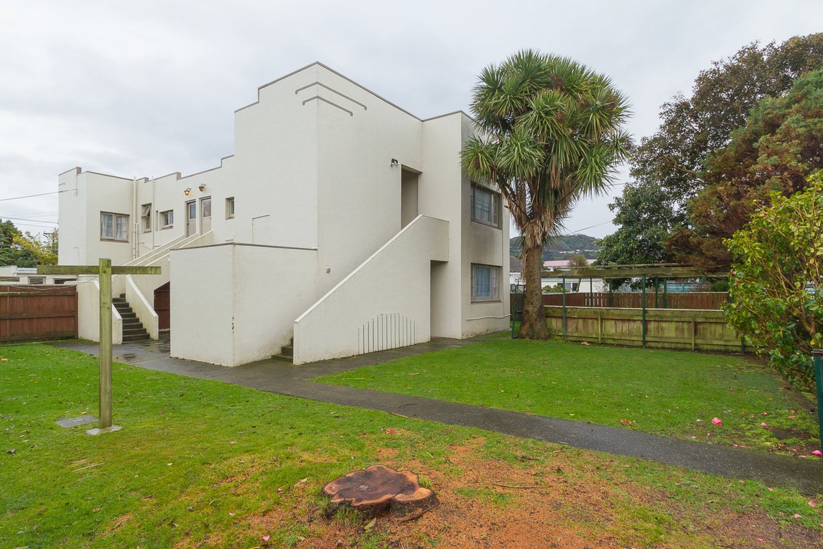 1/3 Mudie Street, Alicetown, Lower Hutt - Carousel 1